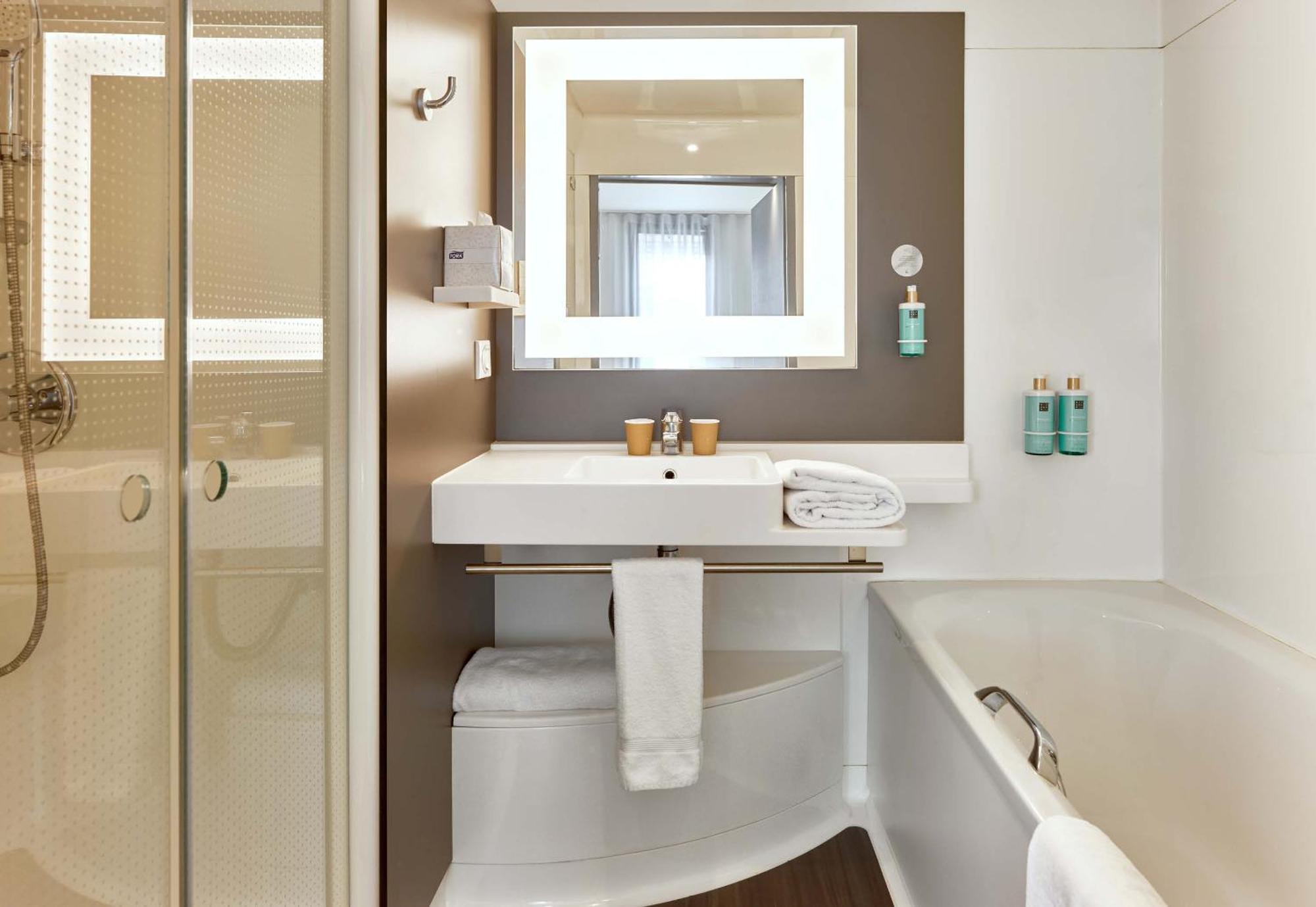 B&B Hotel Rueil-Malmaison Gare Exteriér fotografie